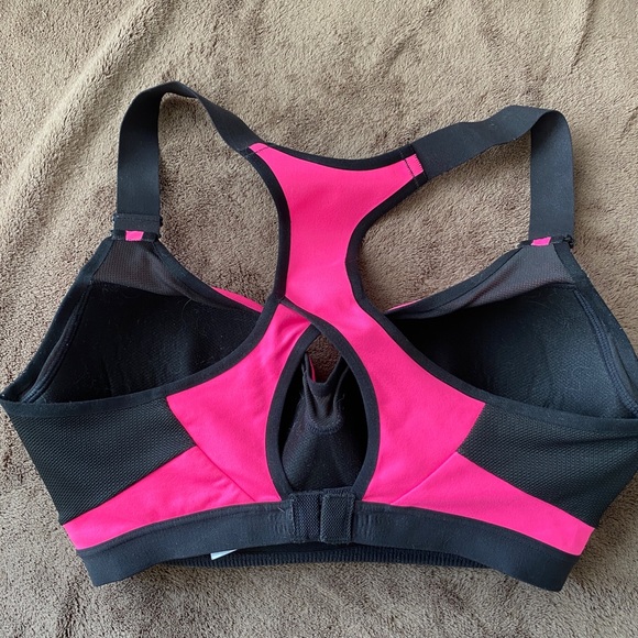 Victoria’s Secret adjustable sports bra - Picture 2 of 4